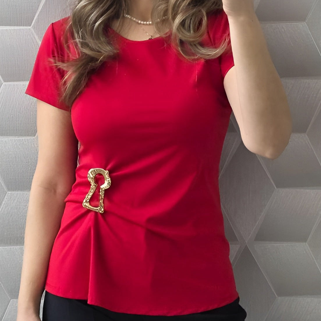 Tricou din lycra cu brosa detasabila Eveline rosu