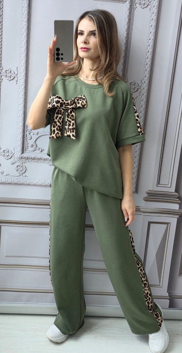 Compleu cu funda animal print si maneca scurta Velvet kaki