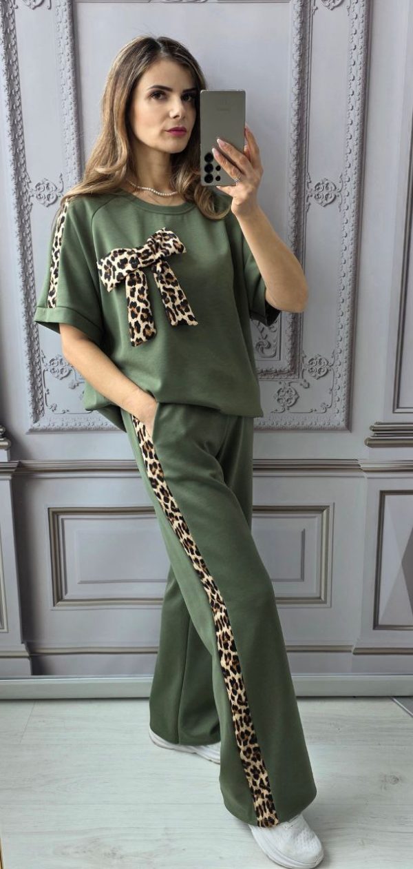 Compleu cu funda animal print si maneca scurta Velvet kaki