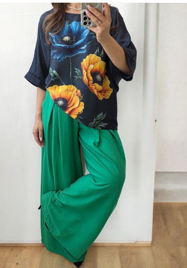Pantaloni XL evazati din vascoza Terra verde